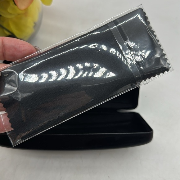 Versace Black Eyeglass Case with branded microfiber cleaning cloth - Picture 4 of 7